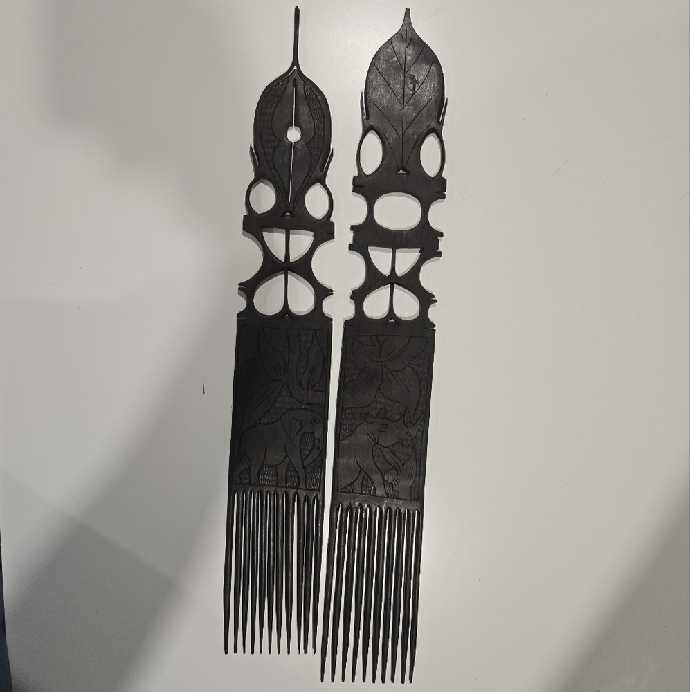 Hand-Carved African Wooden Comb Set – Decorative Wall Decor